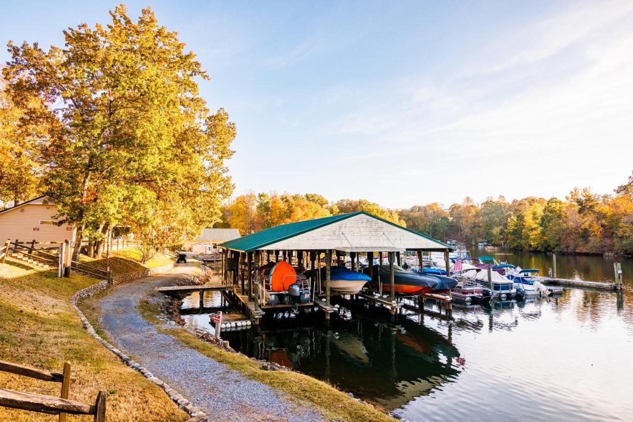 Halesford Harbour Resort Moneta Exterior foto
